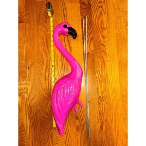 Blow Mold 20" Pink Flamingo Plastic Yard Decoration incl. legs